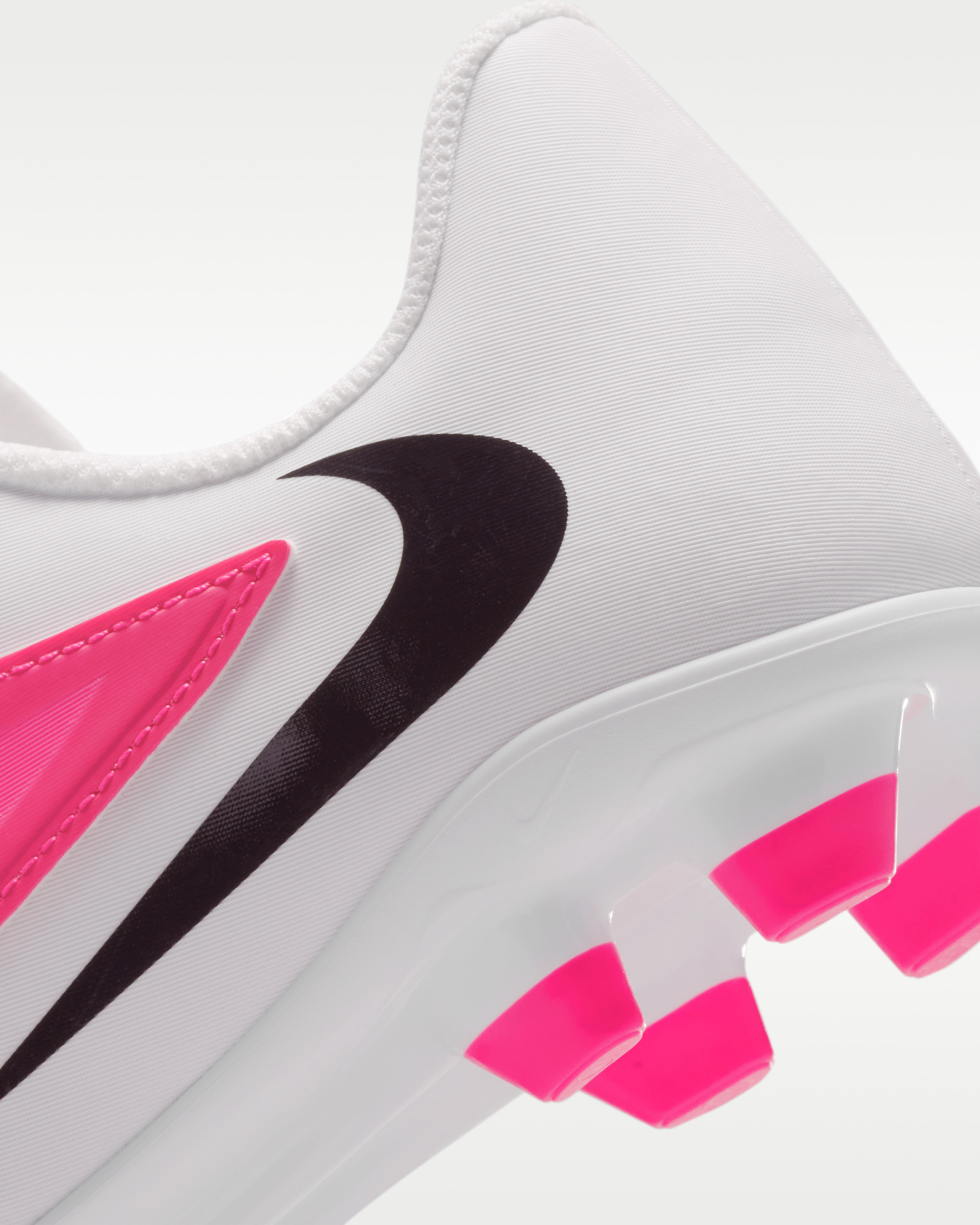 Бутси Nike JR PHANTOM 6 LOW CLUB FG/MG T IH1800-901