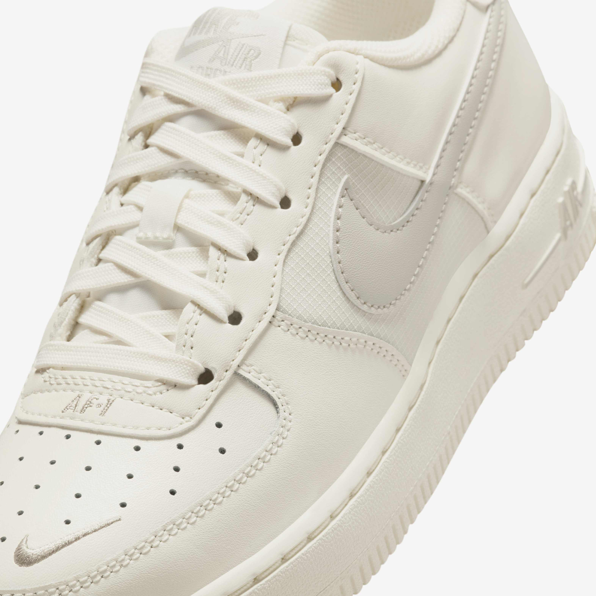Кросівки Nike AIR FORCE 1 GS IB7688-100