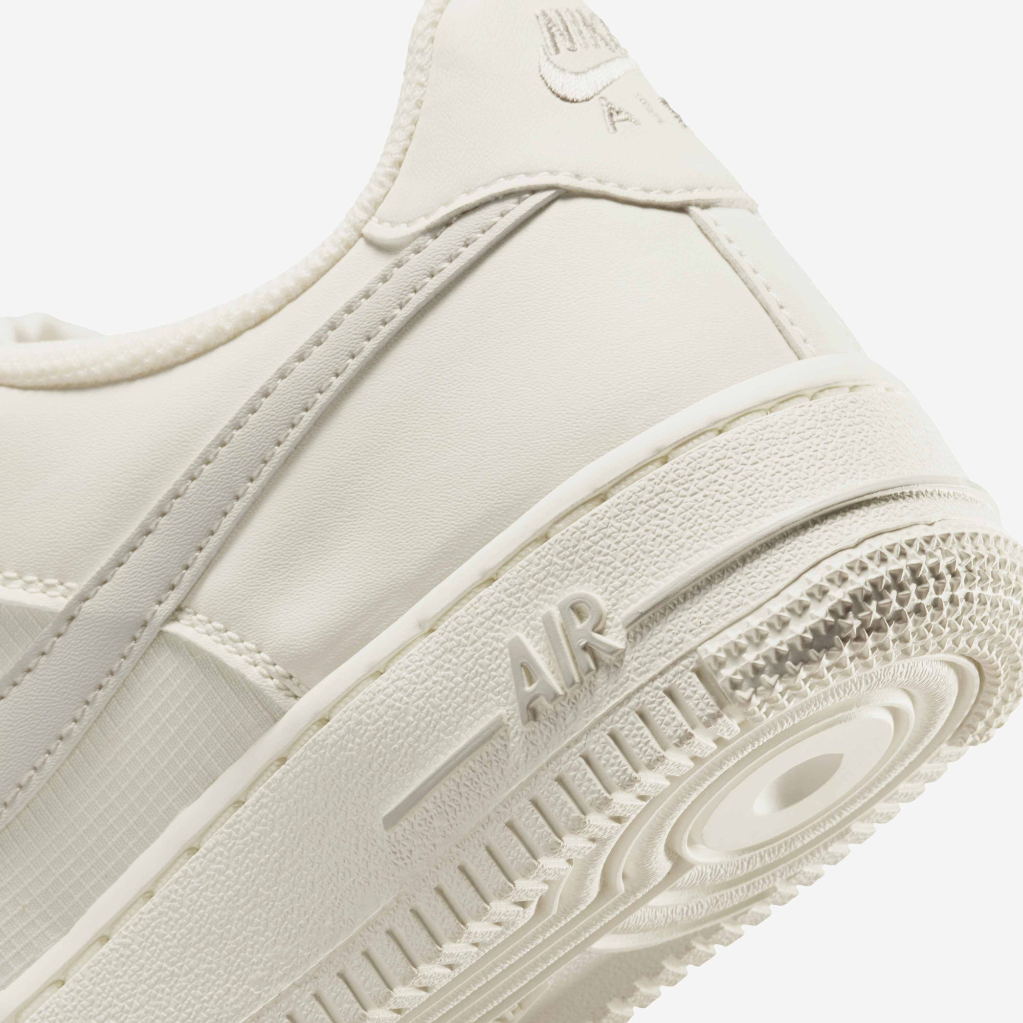 Кросівки Nike AIR FORCE 1 GS IB7688-100