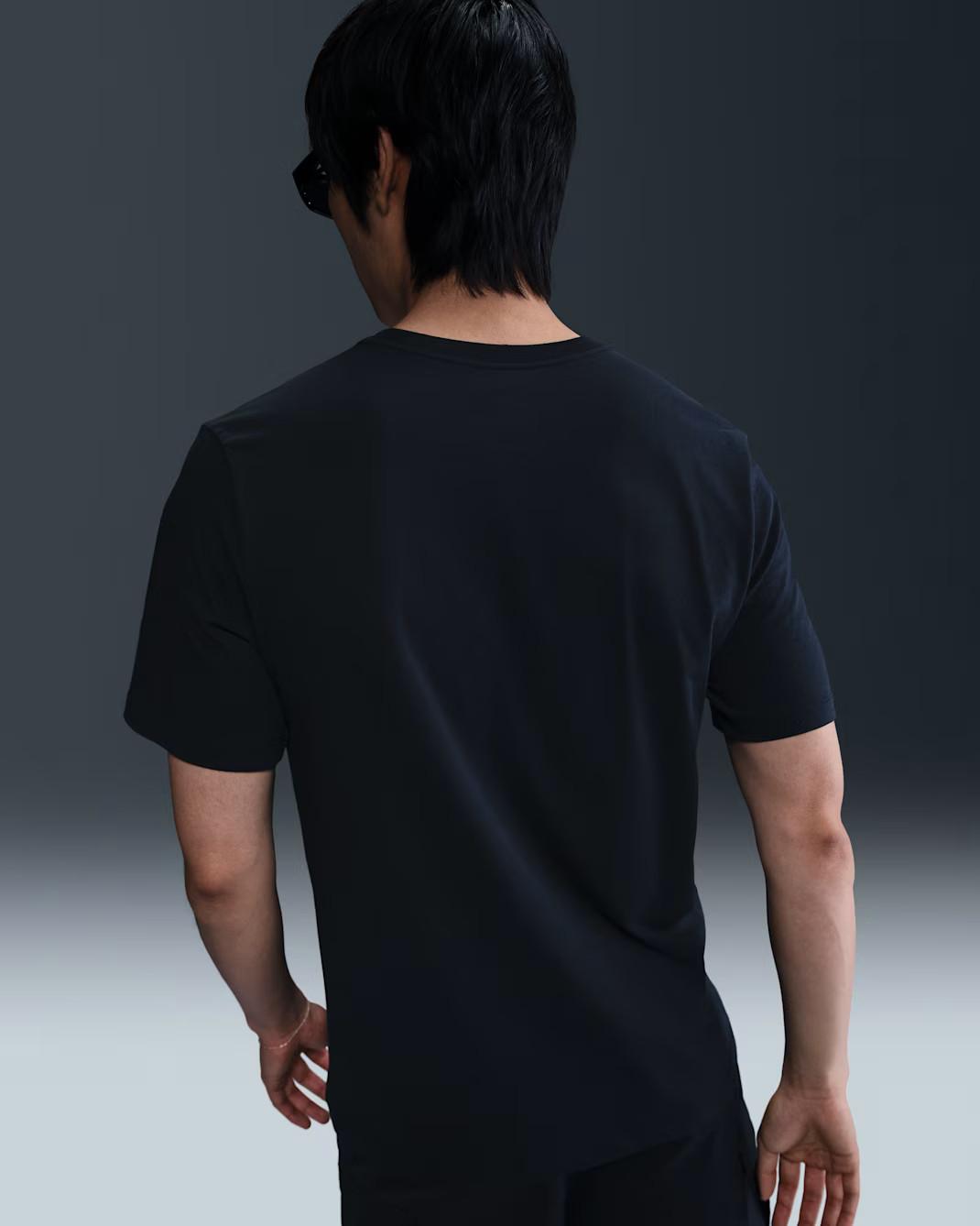 Футболка чоловіча Nike Sportswear Black HJ0760-010