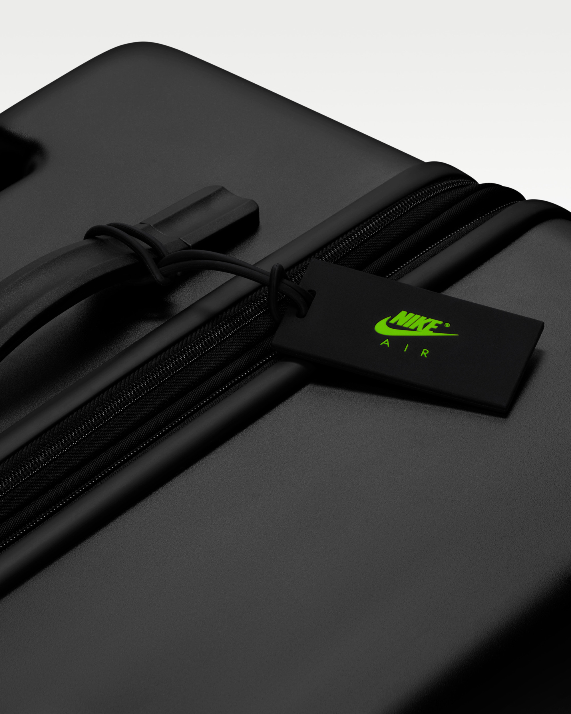 Валіза Nike 22IN HARDSHELL LUGGAGE HV8584-010
