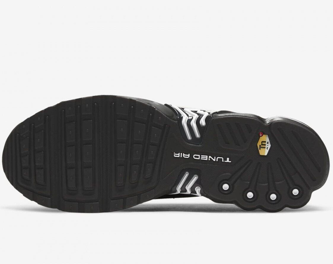 Кросівки Nike AIR MAX PLUS III DJ4600-001