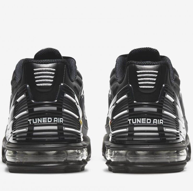 Кросівки Nike AIR MAX PLUS III DJ4600-001