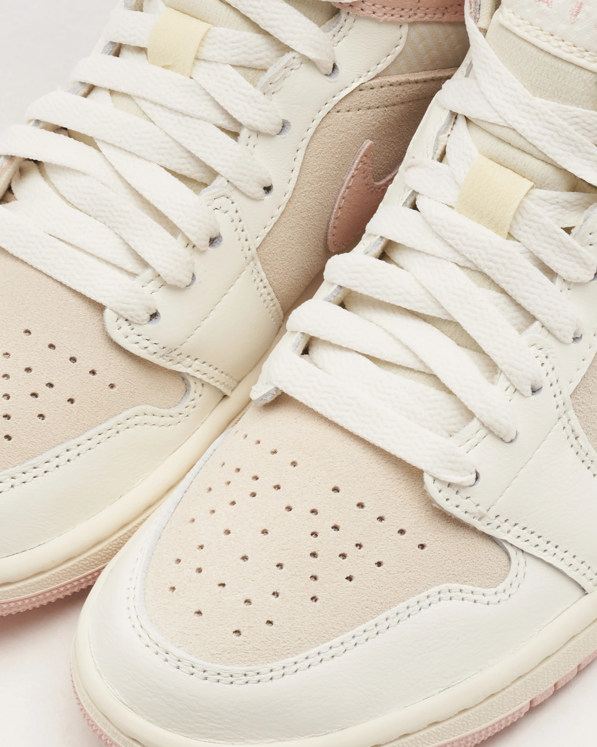 Кросівки Air Jordan 1 Mid Se Beige FQ1926-161