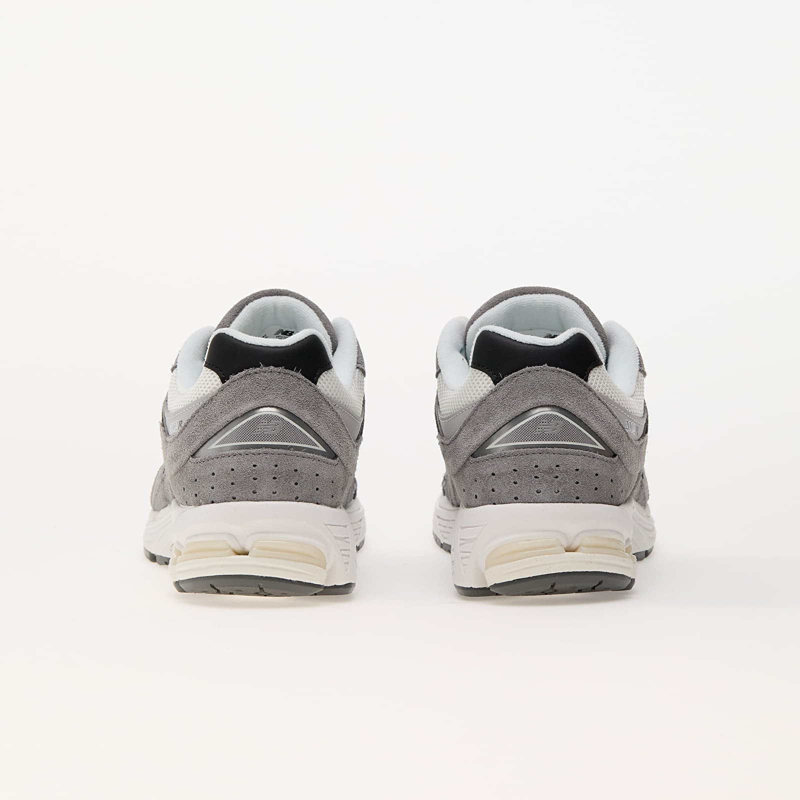 Кросівки чоловічі New Balance 2002R Grey M2002RRD