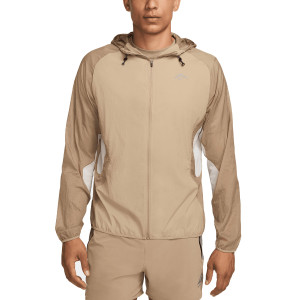 Вітровка Nike M Nk Trail Aireez Jkt FN4002-247