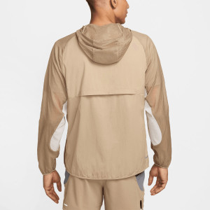 Вітровка Nike M Nk Trail Aireez Jkt FN4002-247