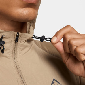 Вітровка Nike M Nk Trail Aireez Jkt FN4002-247
