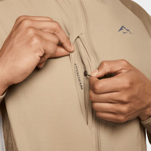 Вітровка Nike M Nk Trail Aireez Jkt FN4002-247