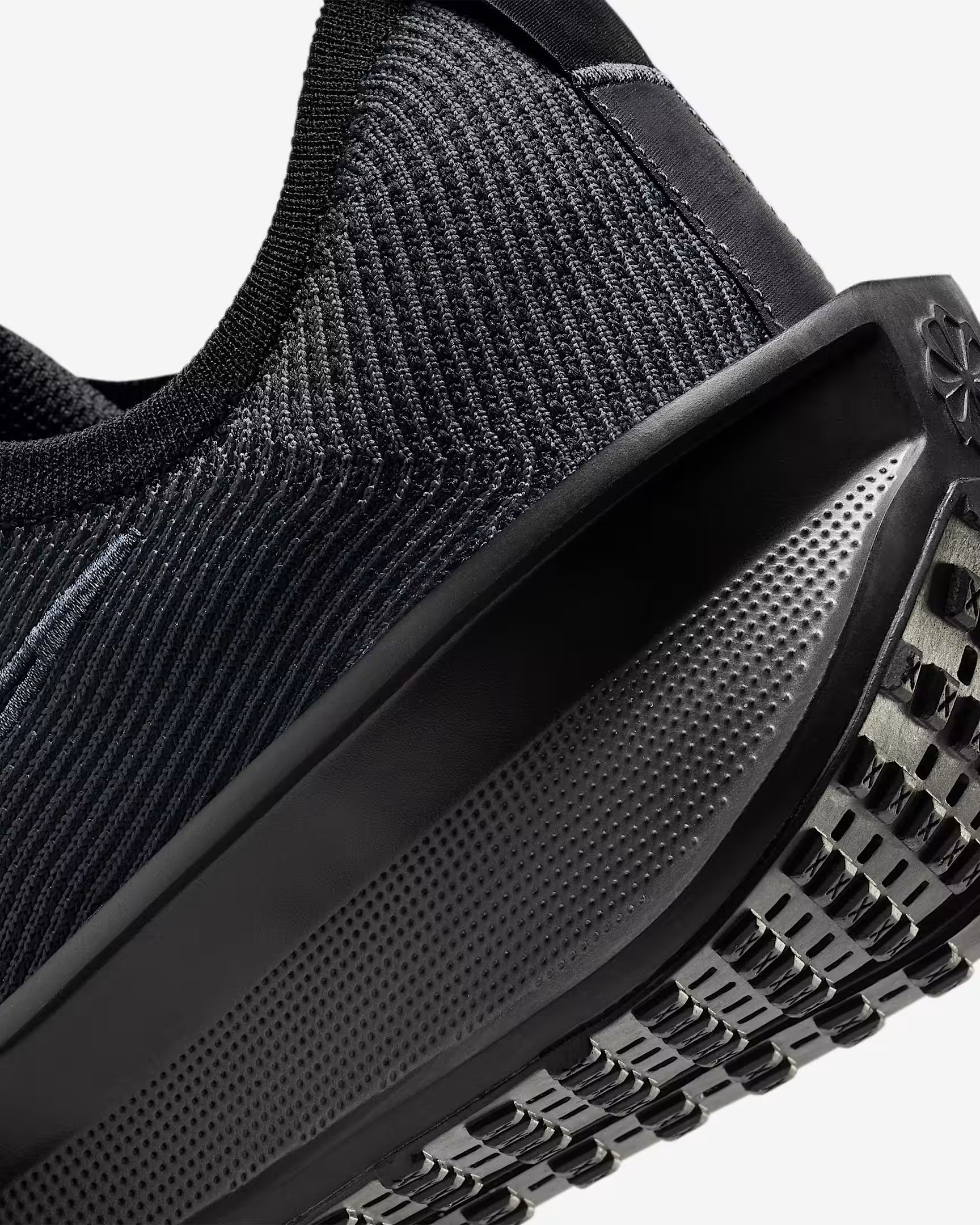 Кросівки Nike INTERACT RUN FD2291-005