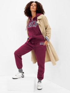 Штани спортивні LOGO JOGGER SWEATPANTS 463492-03 GAP L Бордовий 463492-03