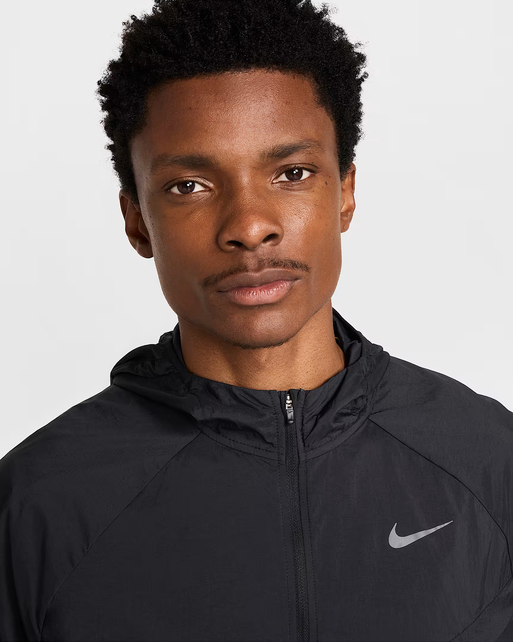 Куртка чоловіча Nike Stride MenS Repel U V Running Jacket Black HV4548-010