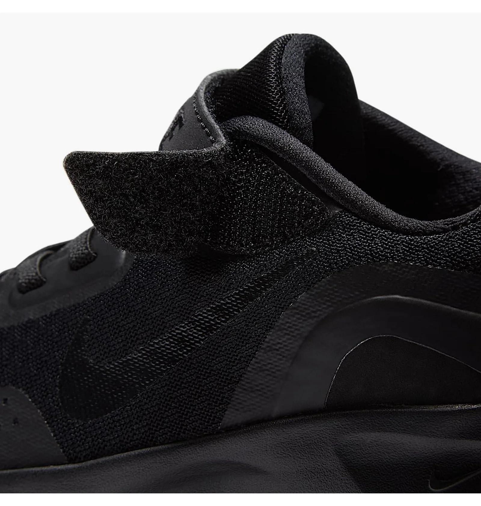 Кросівки Nike  WearAllDay CJ3817-001