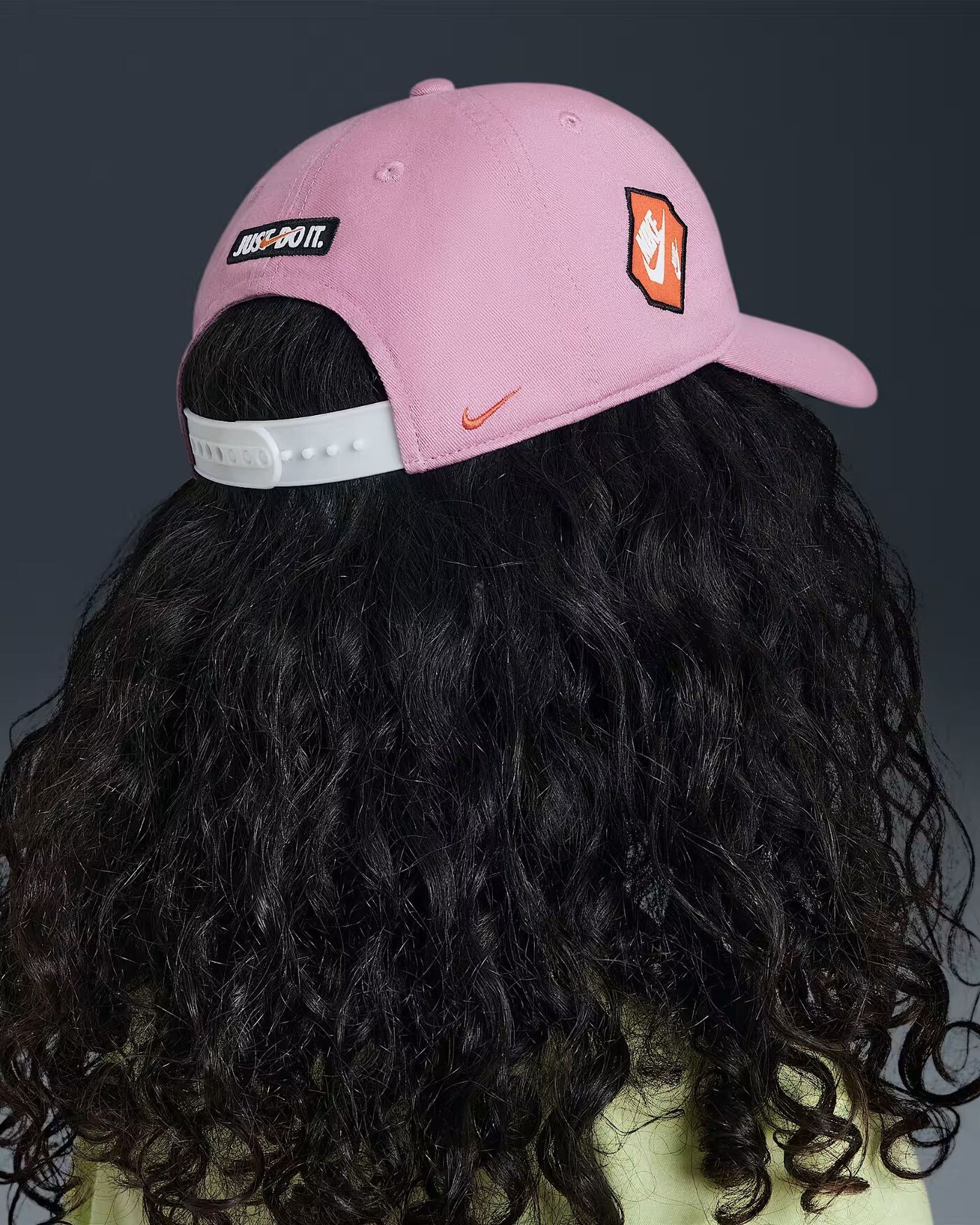 Бейсболка Nike Little Kids' Patch Toss Club Cap 8A3121-ACG