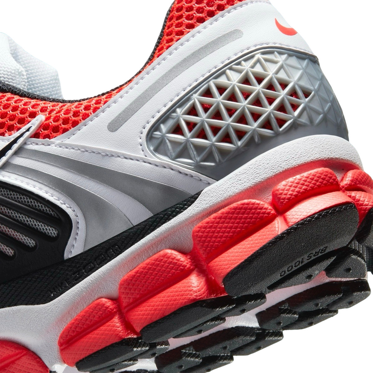 Кросівки Nike Zoom Vomero 5 SE "Bright Crimson" CZ8667-600