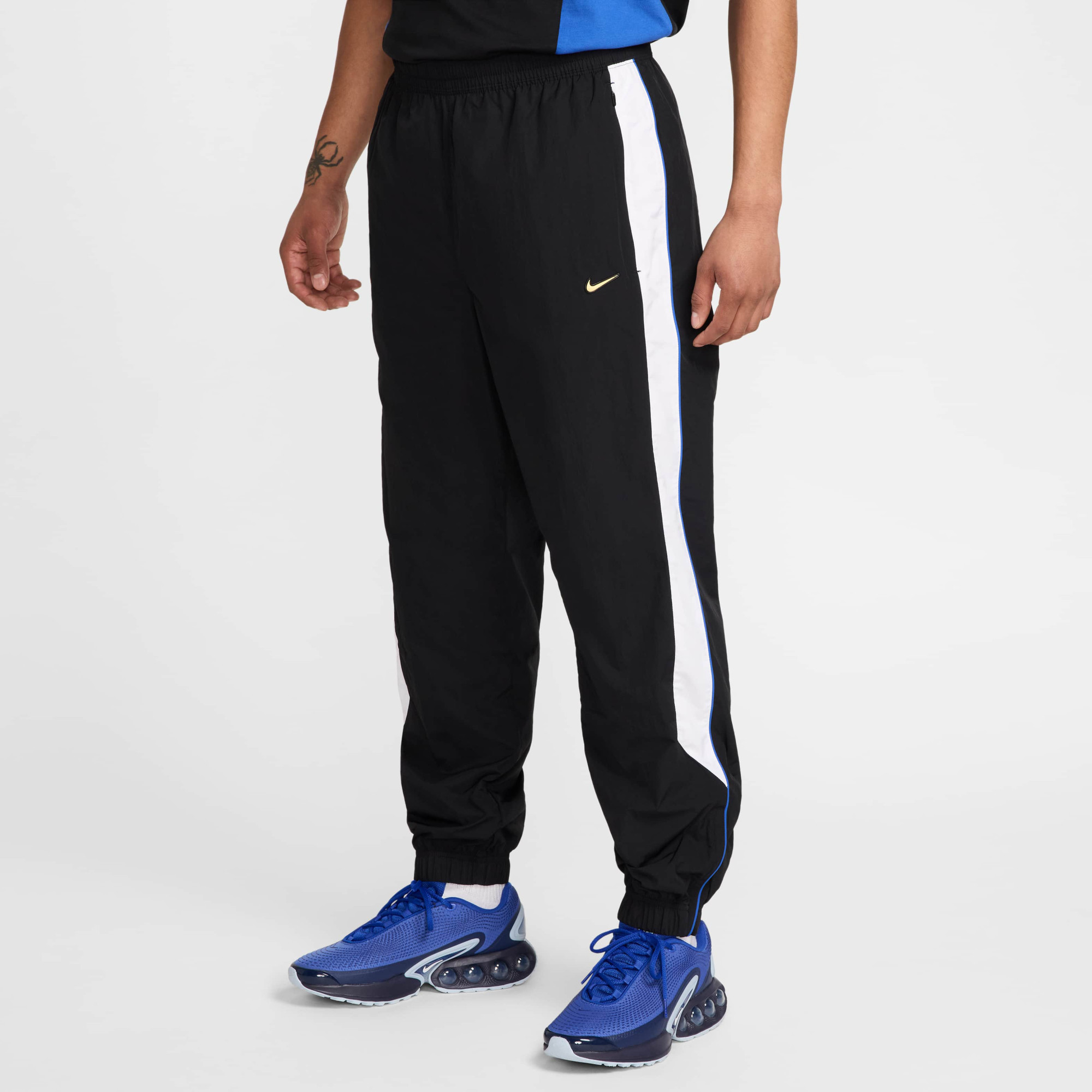 Штани Nike Sportswear Men's Woven Trousers HV6517-010
