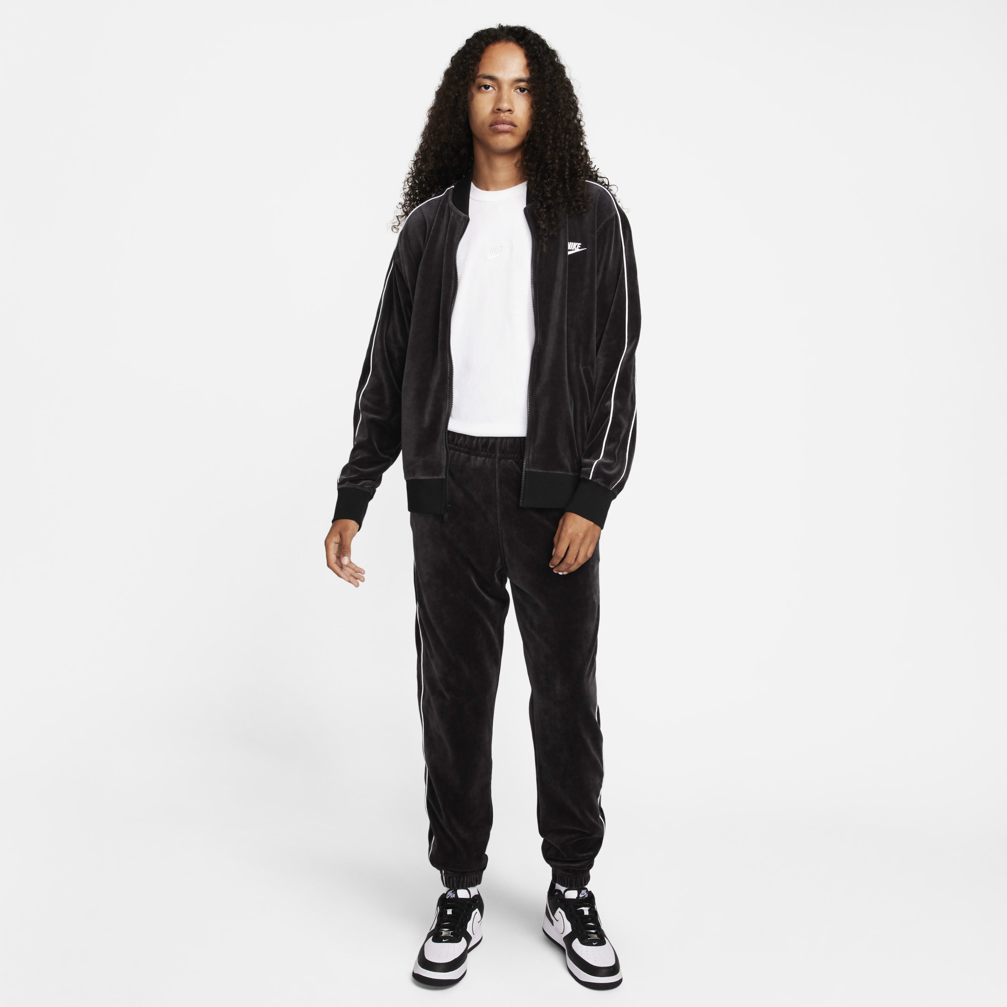 Штани чоловічі Nike Club Velour Track Pant Black FB8234-010