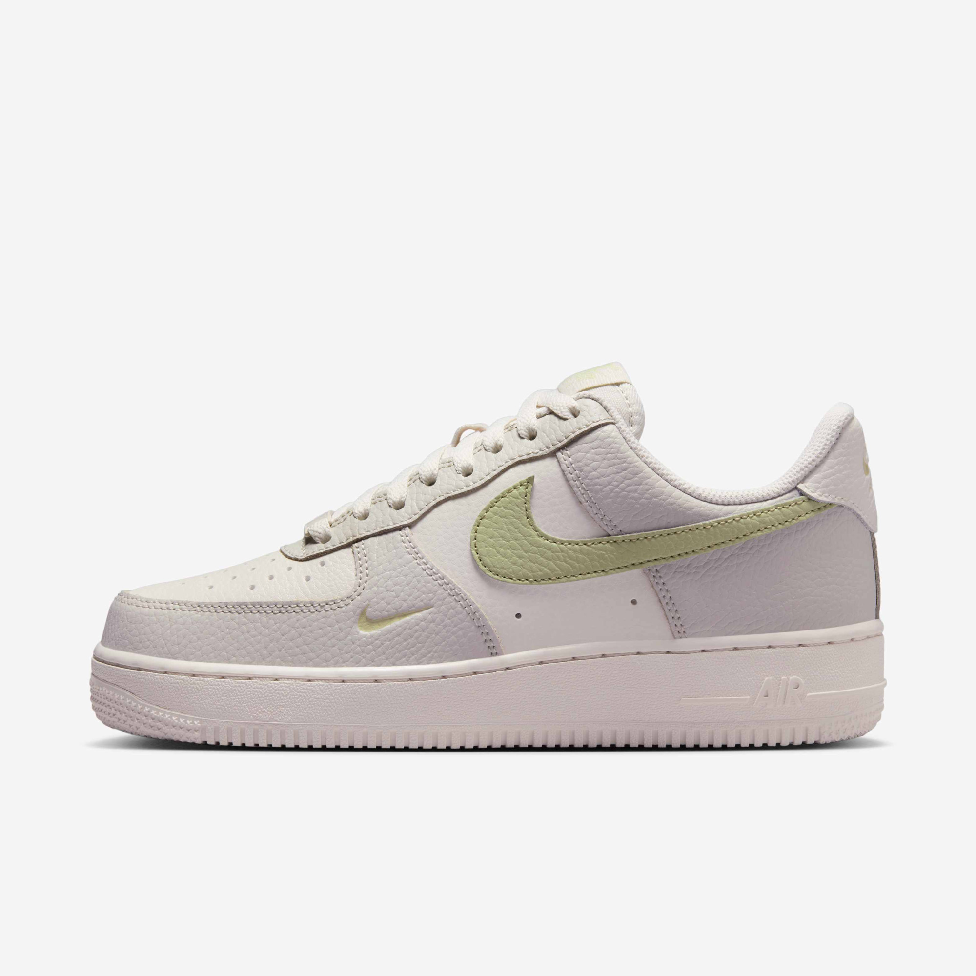 Кросівки Nike W AIR FORCE 1 07 IB3881-001