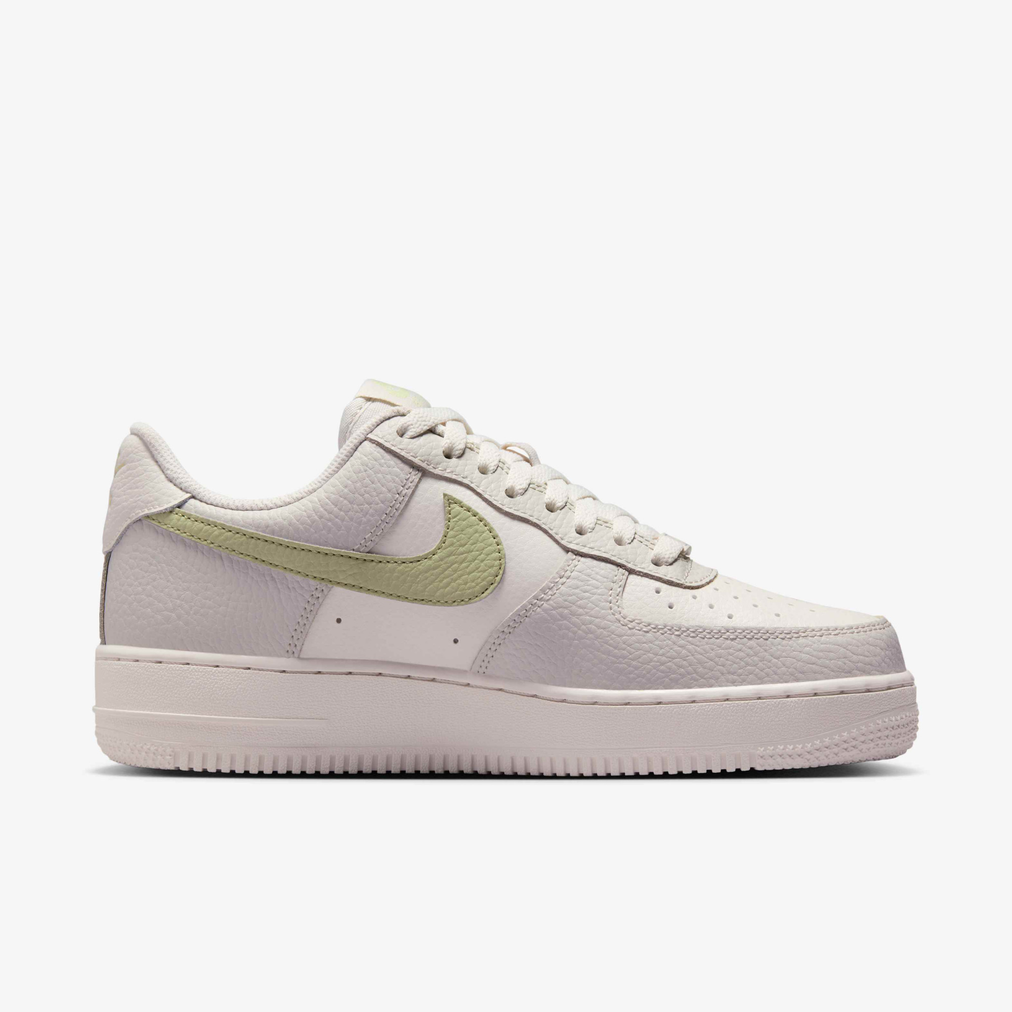 Кросівки Nike W AIR FORCE 1 07 IB3881-001