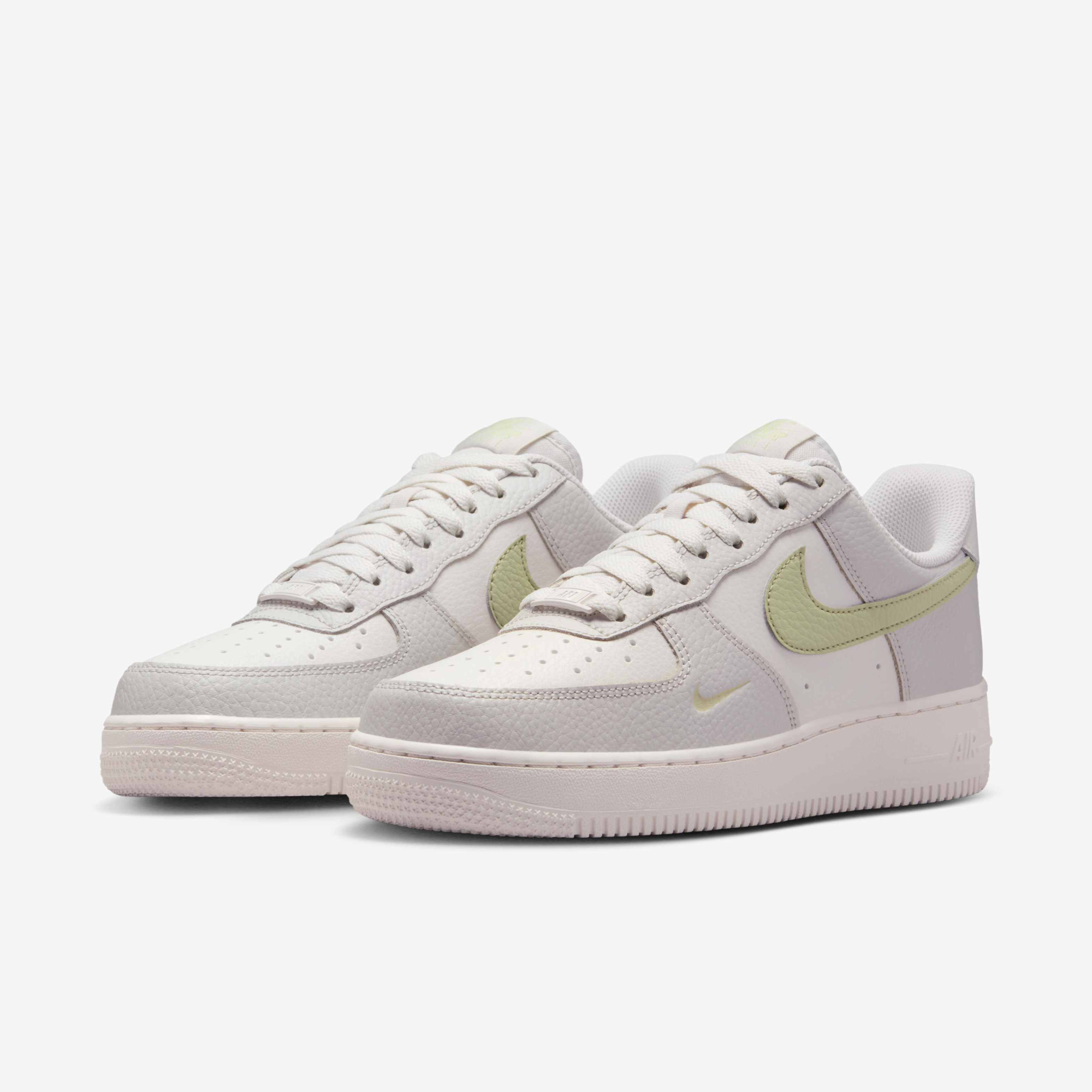 Кросівки Nike W AIR FORCE 1 07 IB3881-001