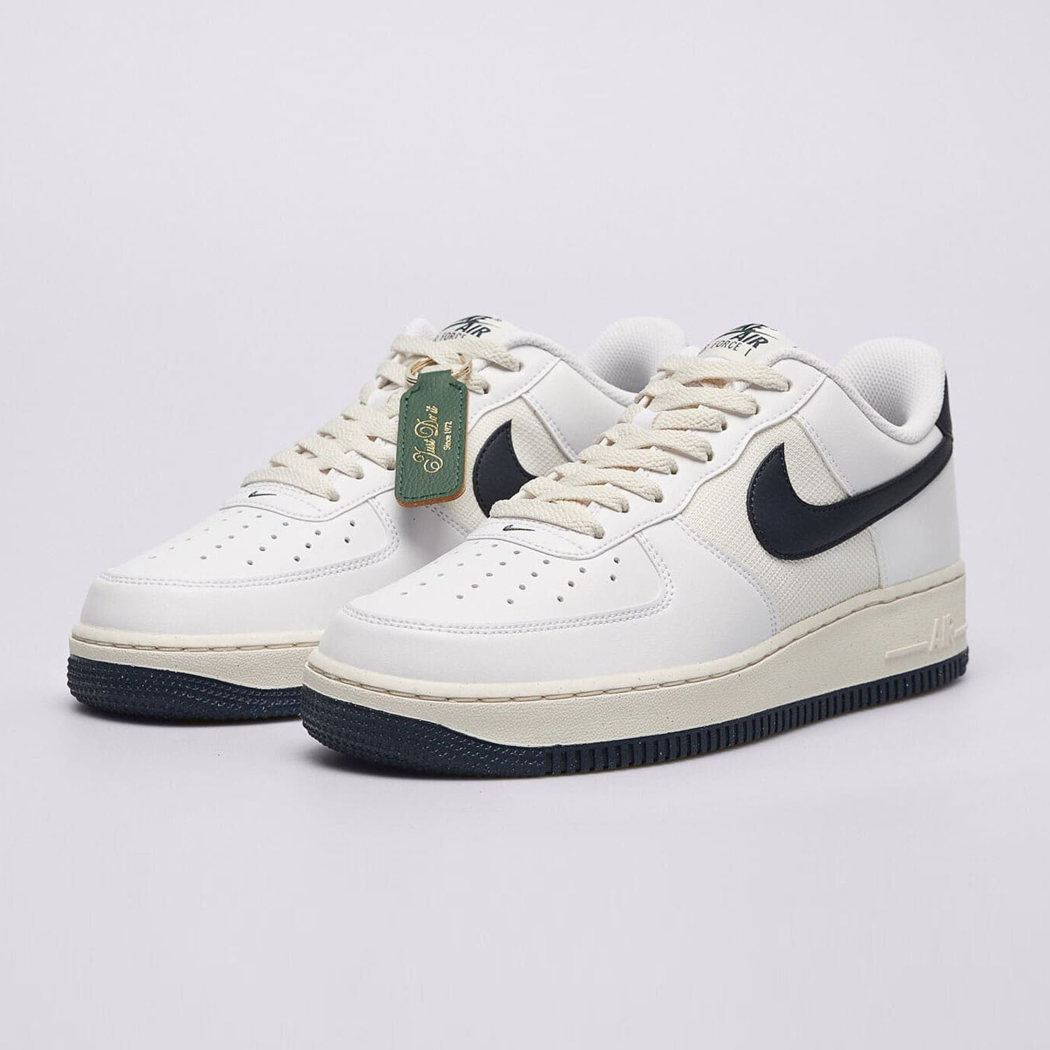 Кросівки Nike Air Force 1 07 HF4298-100