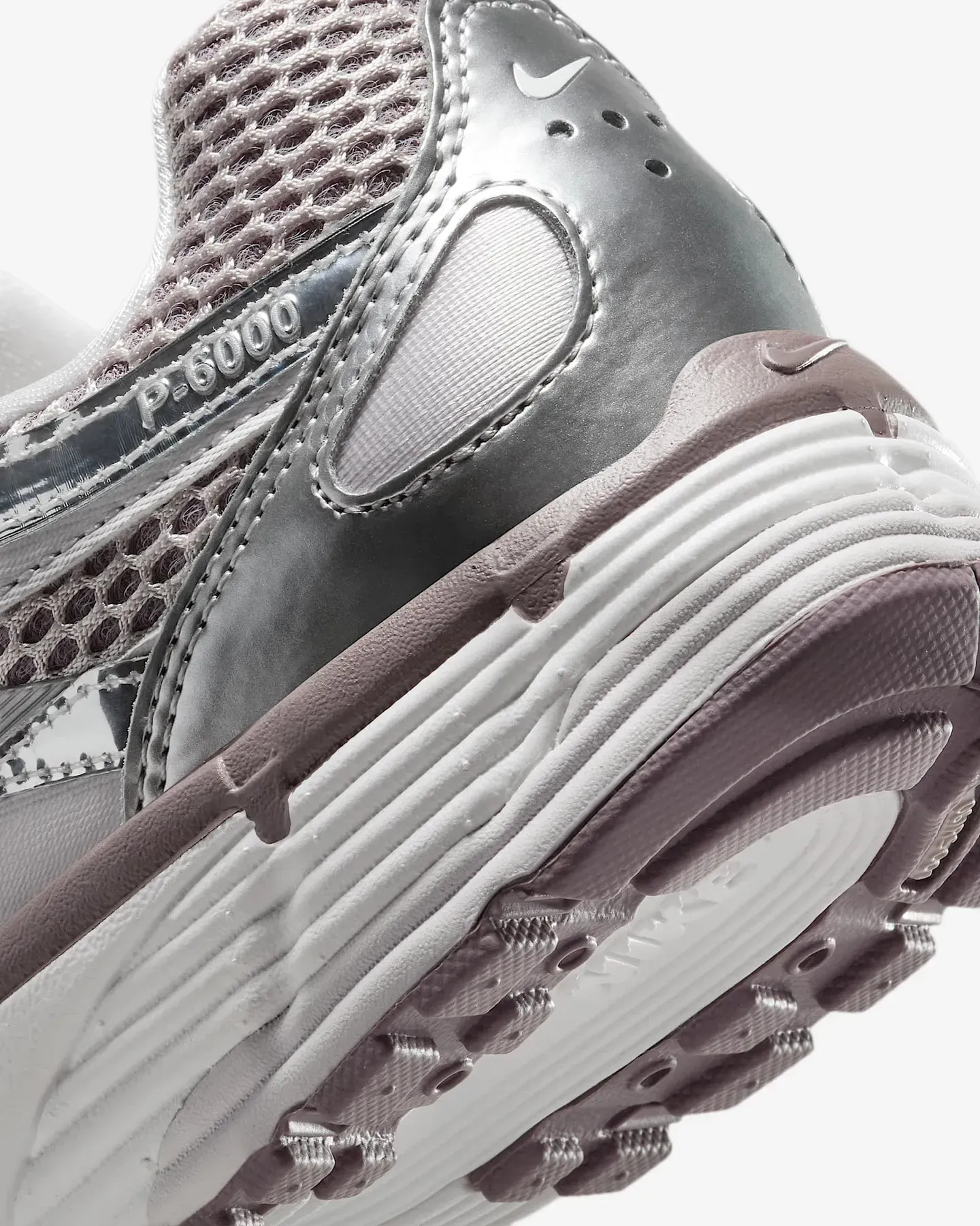 Кросівки жіночі Nike P-6000 Grey/Violet IB4019-019 38 IB4019-019