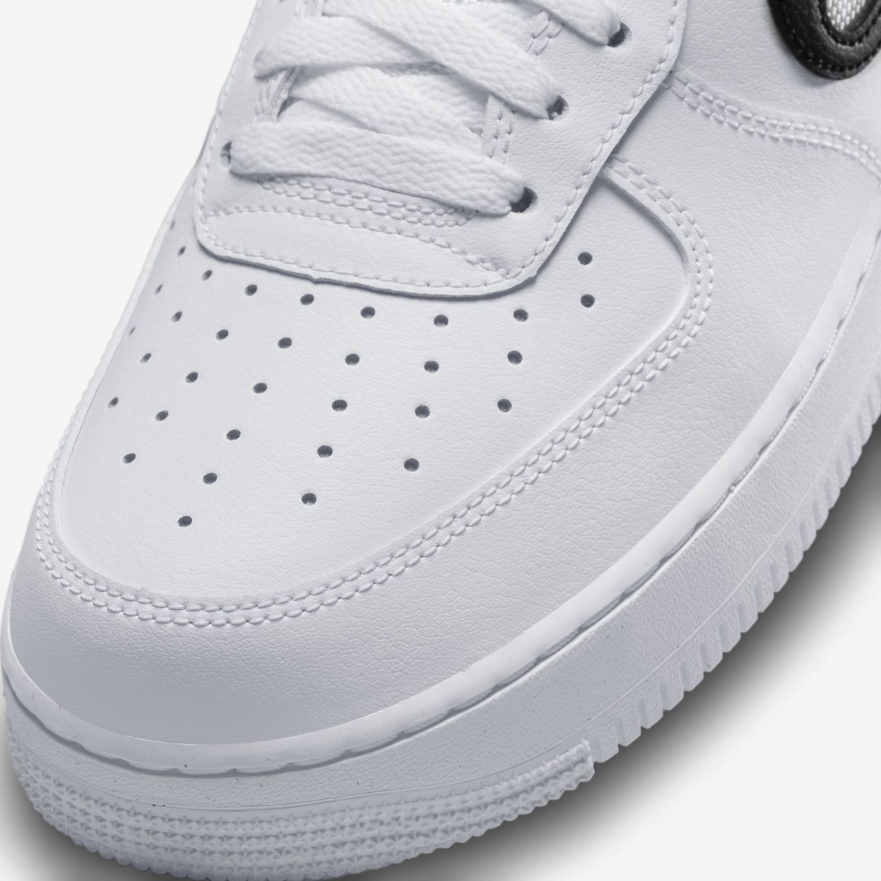 Кросівки Nike Air Force 1 Low Lv8 DJ5180-100