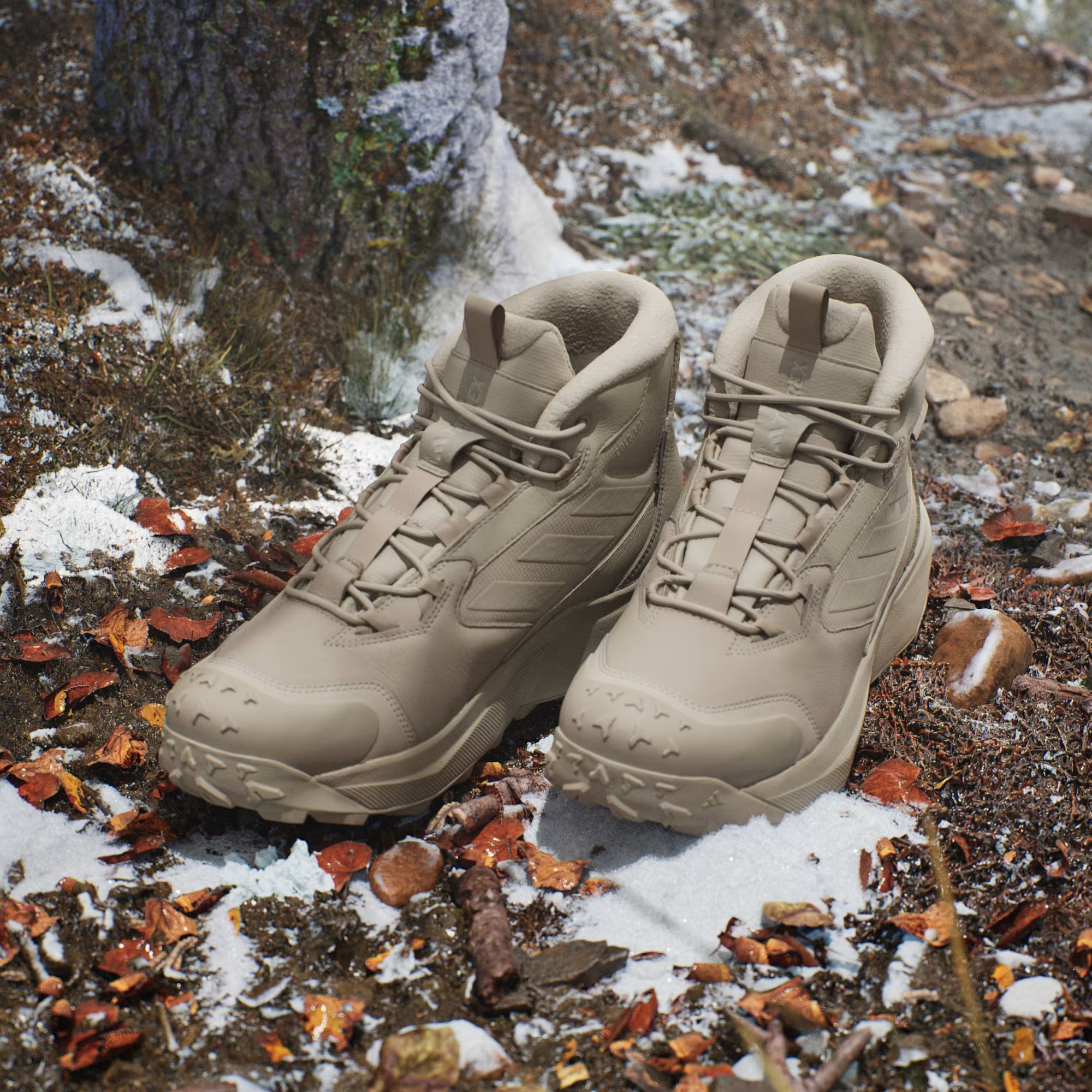 Черевики унісекс Adidas Terrex Winter Leather Mid Cut Rain.Rdy Cold.Rdy Beige ID3436