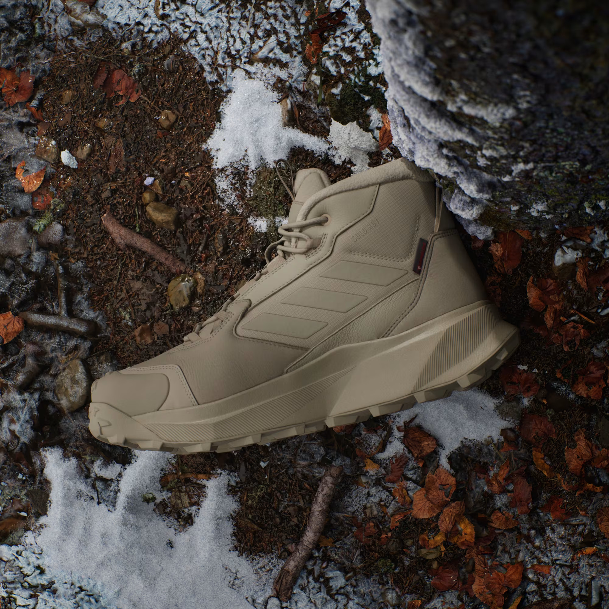 Черевики унісекс Adidas Terrex Winter Leather Mid Cut Rain.Rdy Cold.Rdy Beige ID3436