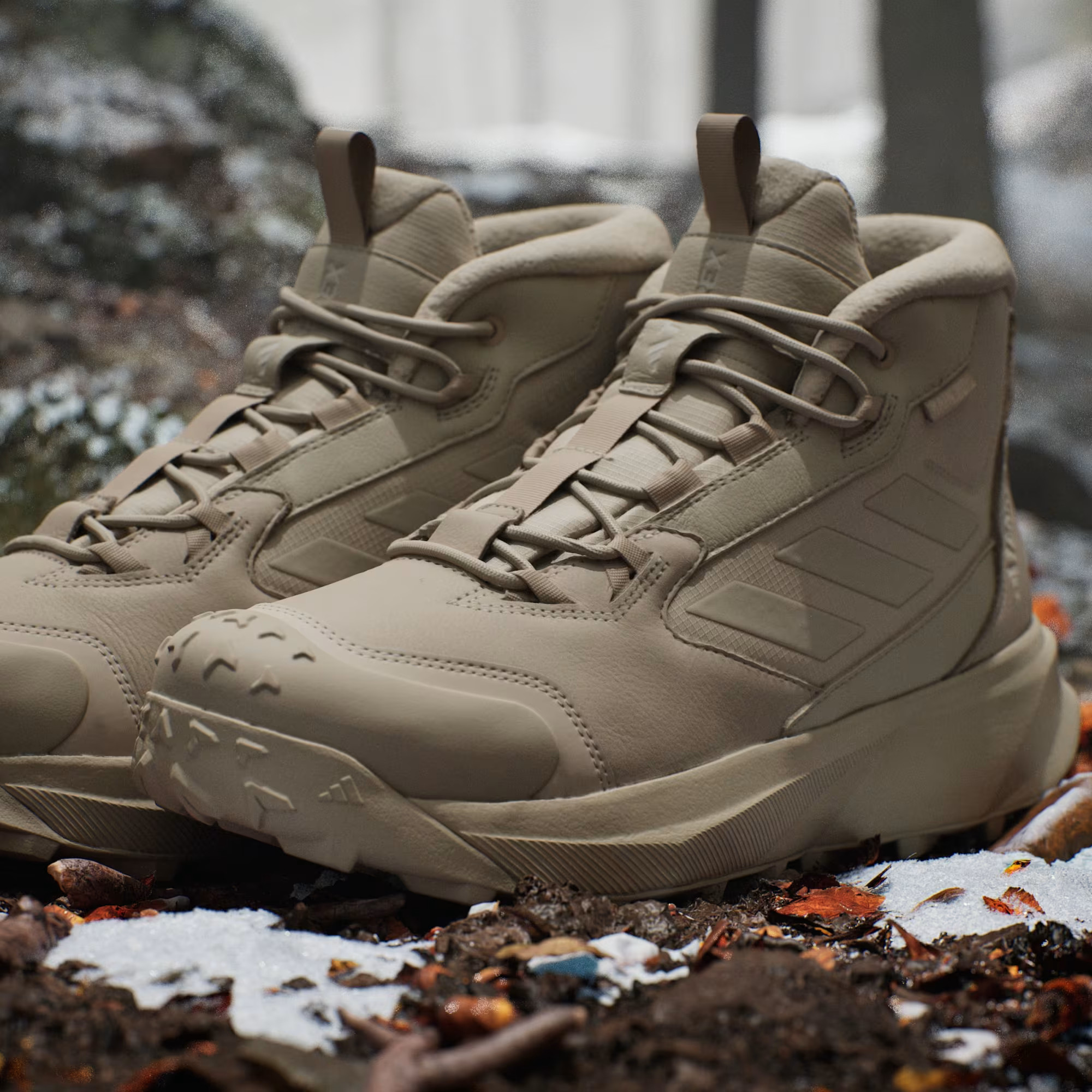 Черевики унісекс Adidas Terrex Winter Leather Mid Cut Rain.Rdy Cold.Rdy Beige ID3436