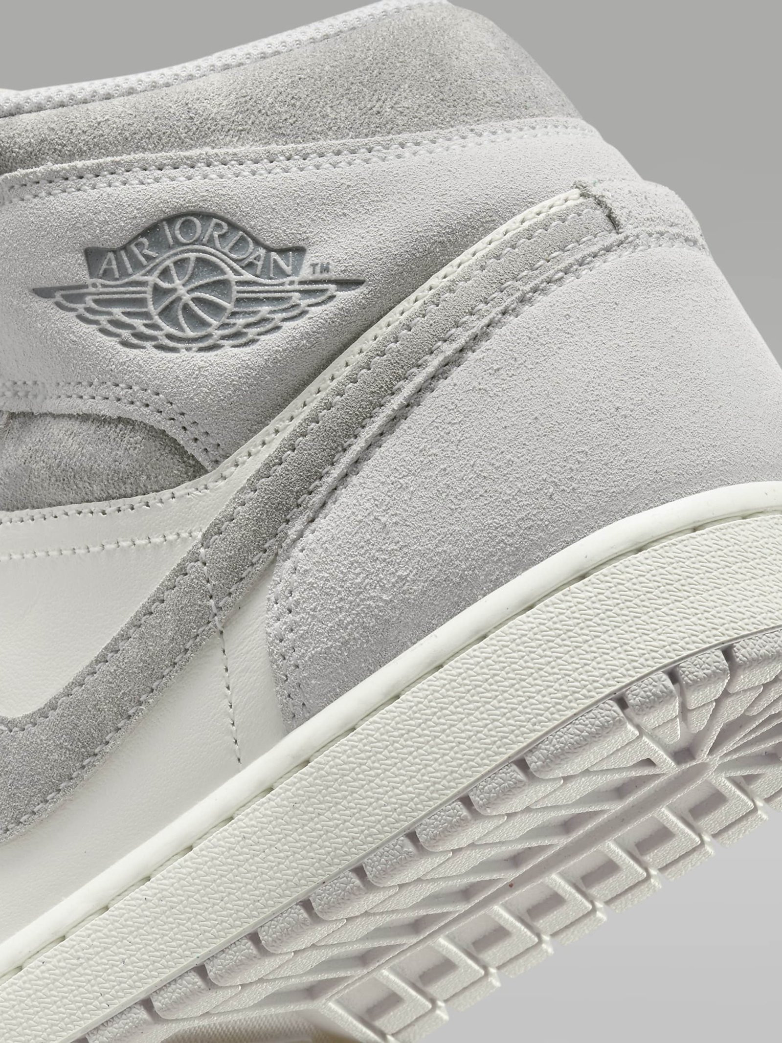 Кросівки Air Jordan 1 Mid Se Grey FQ7720-002