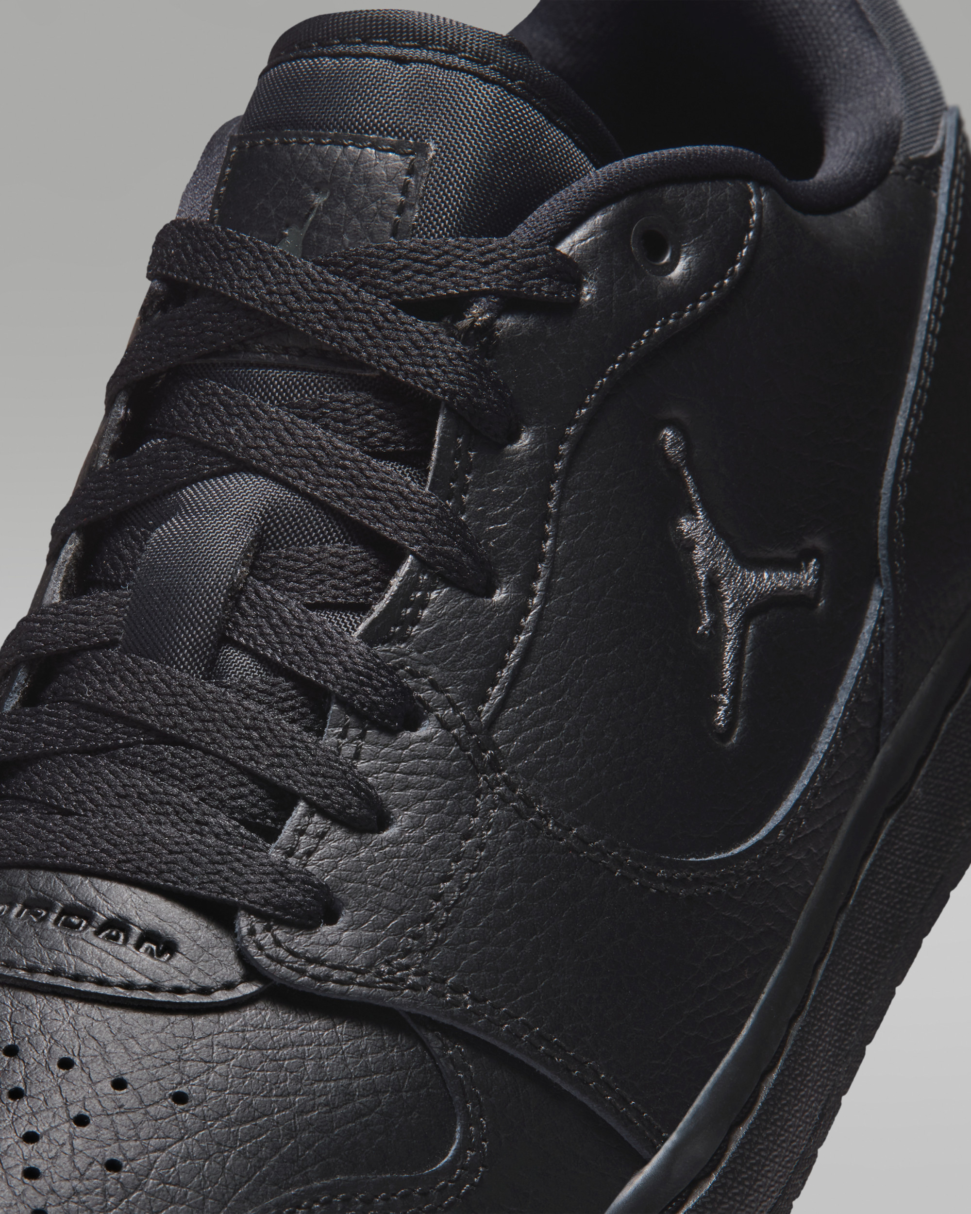 Кросівки Jordan COURT CONNECT LOW IQ5698-006