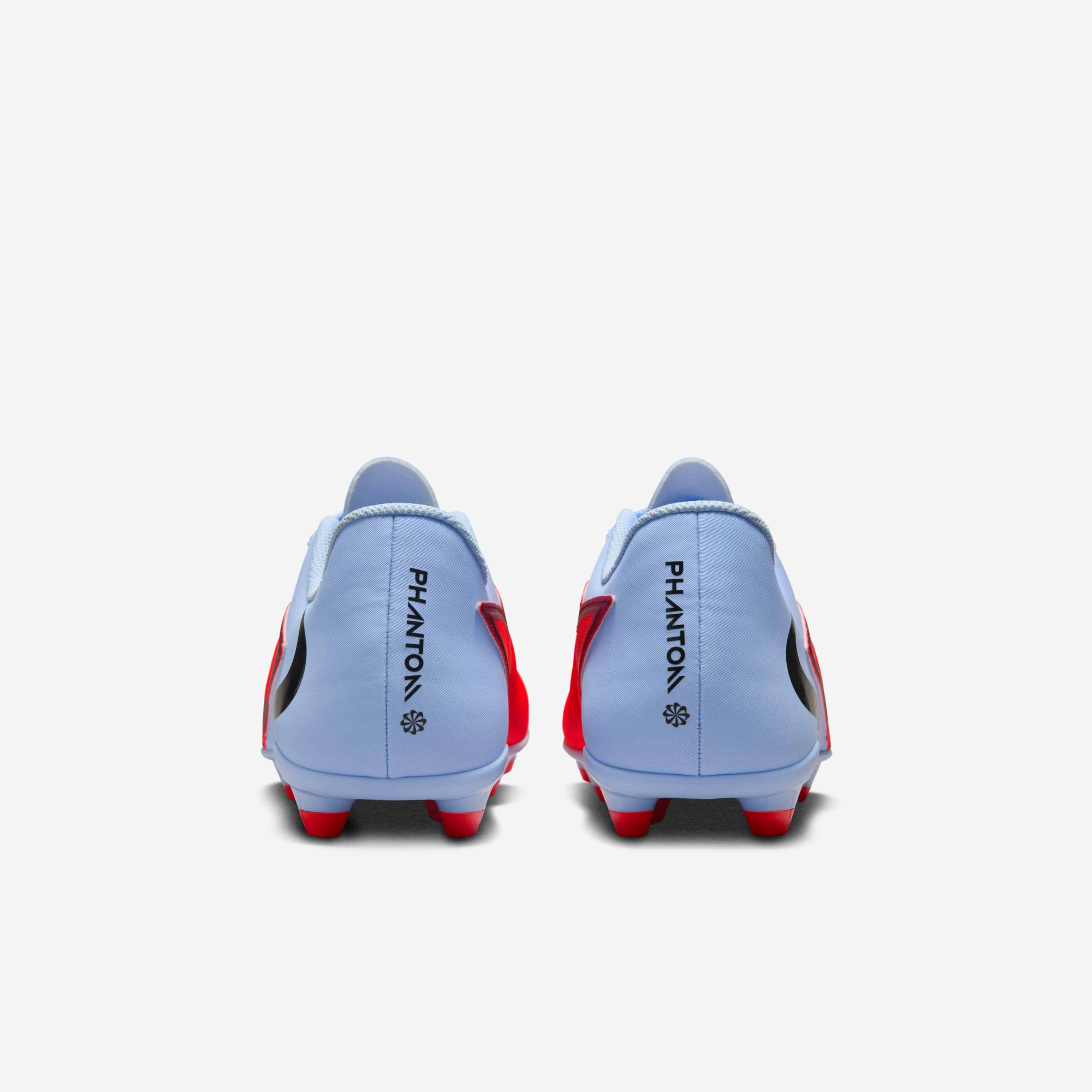 Бутси Nike PHANTOM 6 LOW CLUB FG/MG HM8933-400