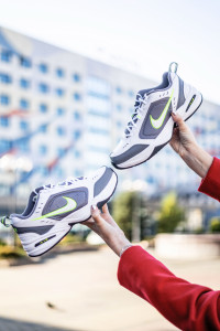 Кросівки Nike AIR MONARCH IV 415445-100