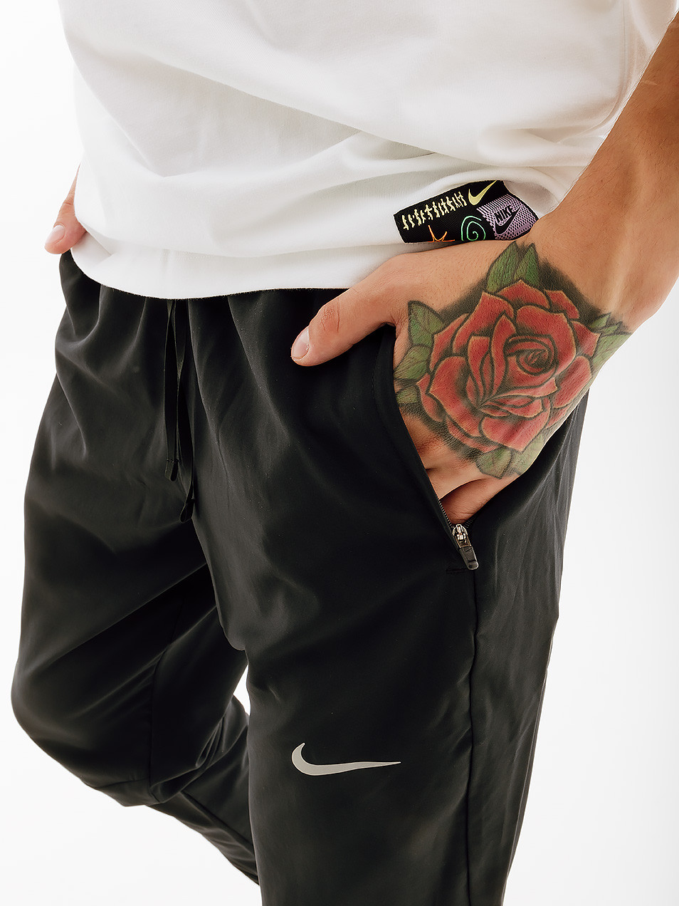 Штани Nike M NK ESSENTIAL WOVEN PANT BV4833-010