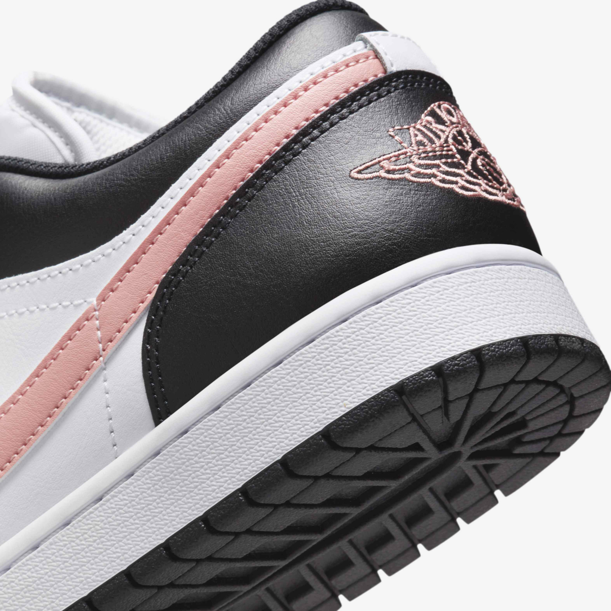 Кросівки чоловічі Air Jordan 1 Low White/Black 553558-165 553558-165
