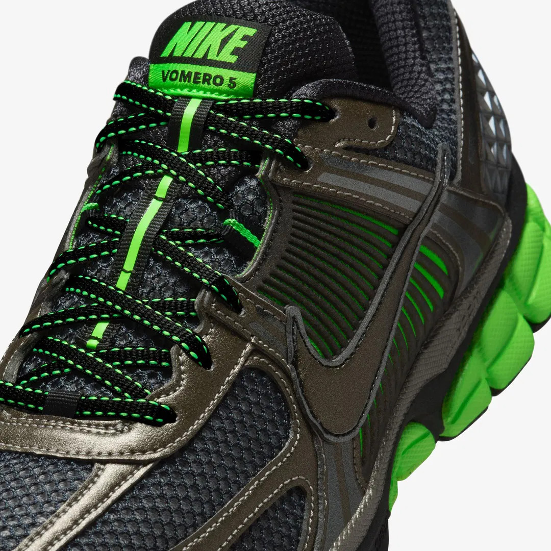 Кросівки Nike ZOOM VOMERO 5 SE IB2988-001