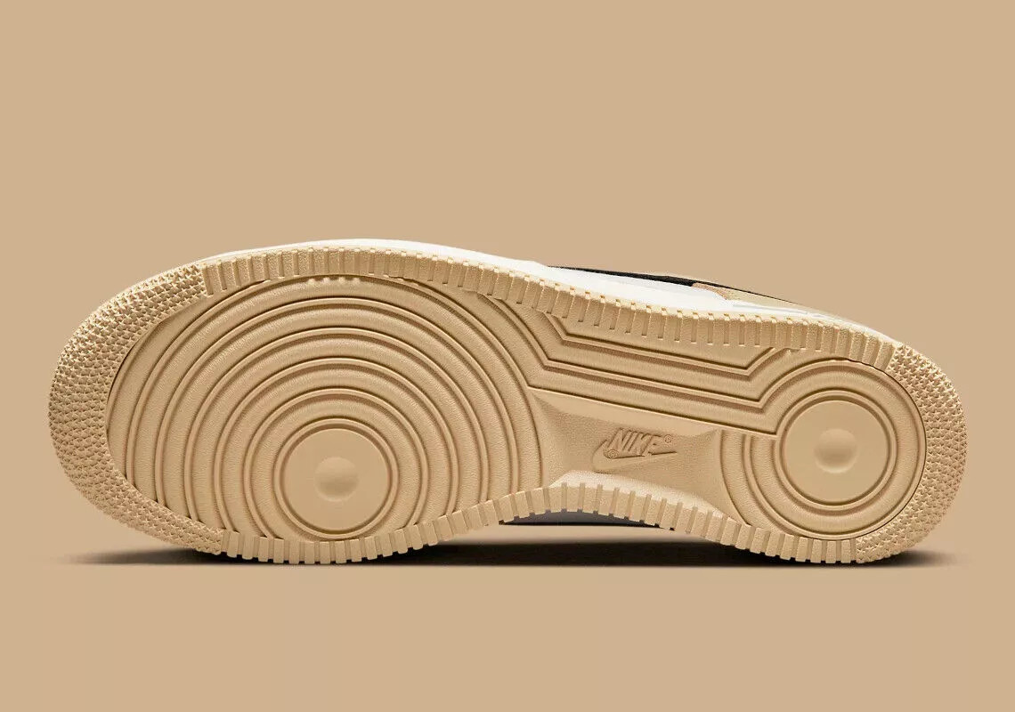 Кросівки Nike Air Force 1 07 LX DV7186-700