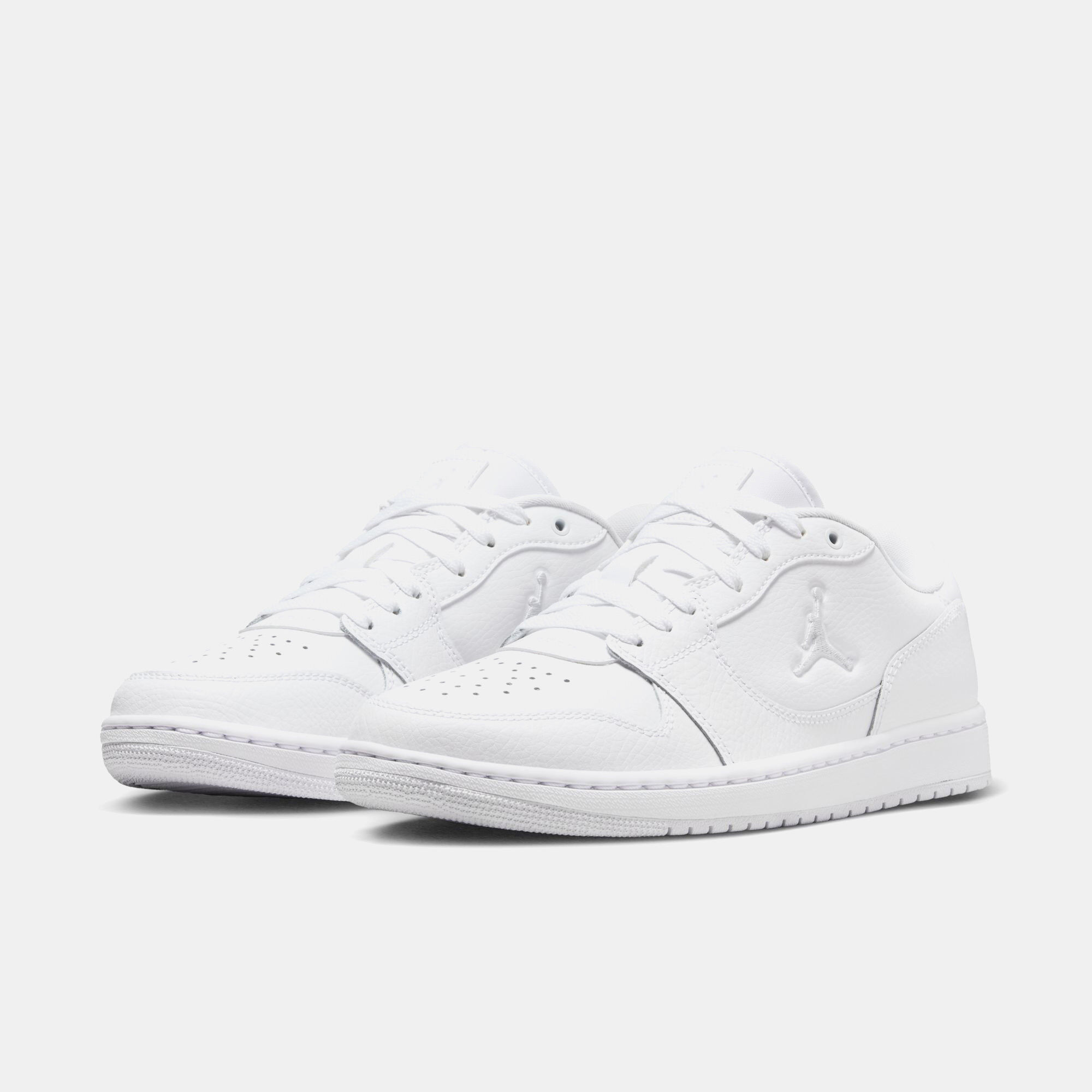 Кросівки Jordan WMNS COURT CONNECT LOW IQ6828-100