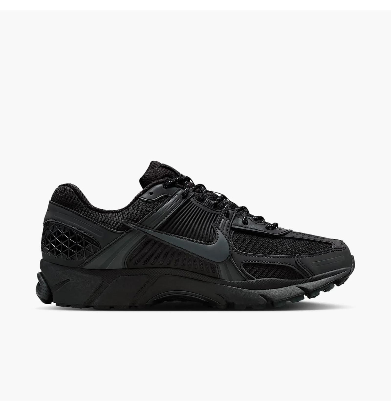 Кросівки  Nike Zoom Vomero 5 IM6597-001