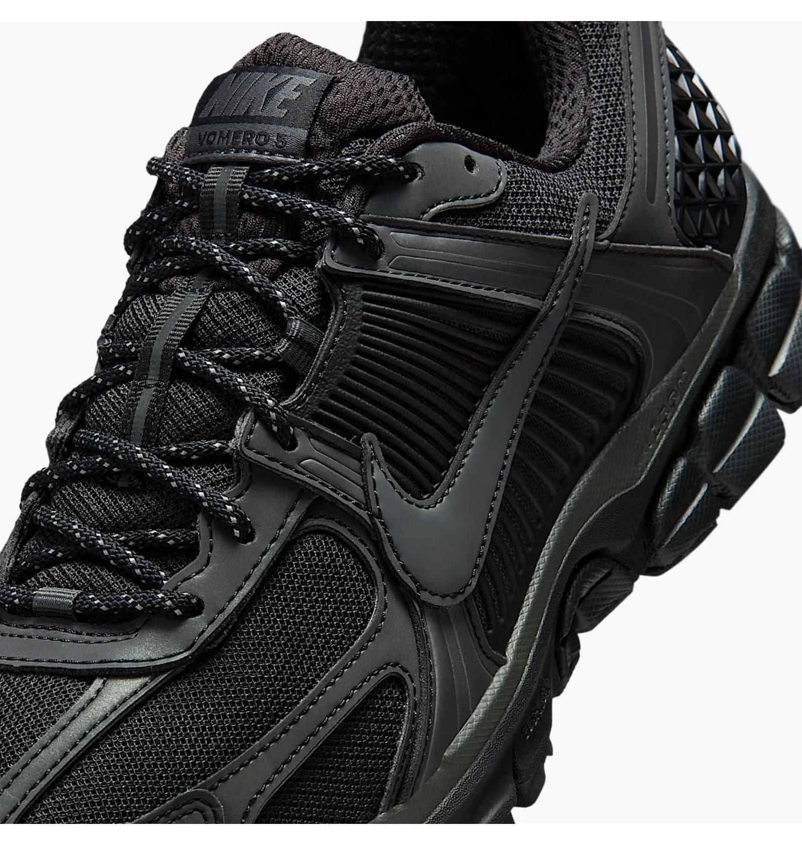 Кросівки  Nike Zoom Vomero 5 IM6597-001