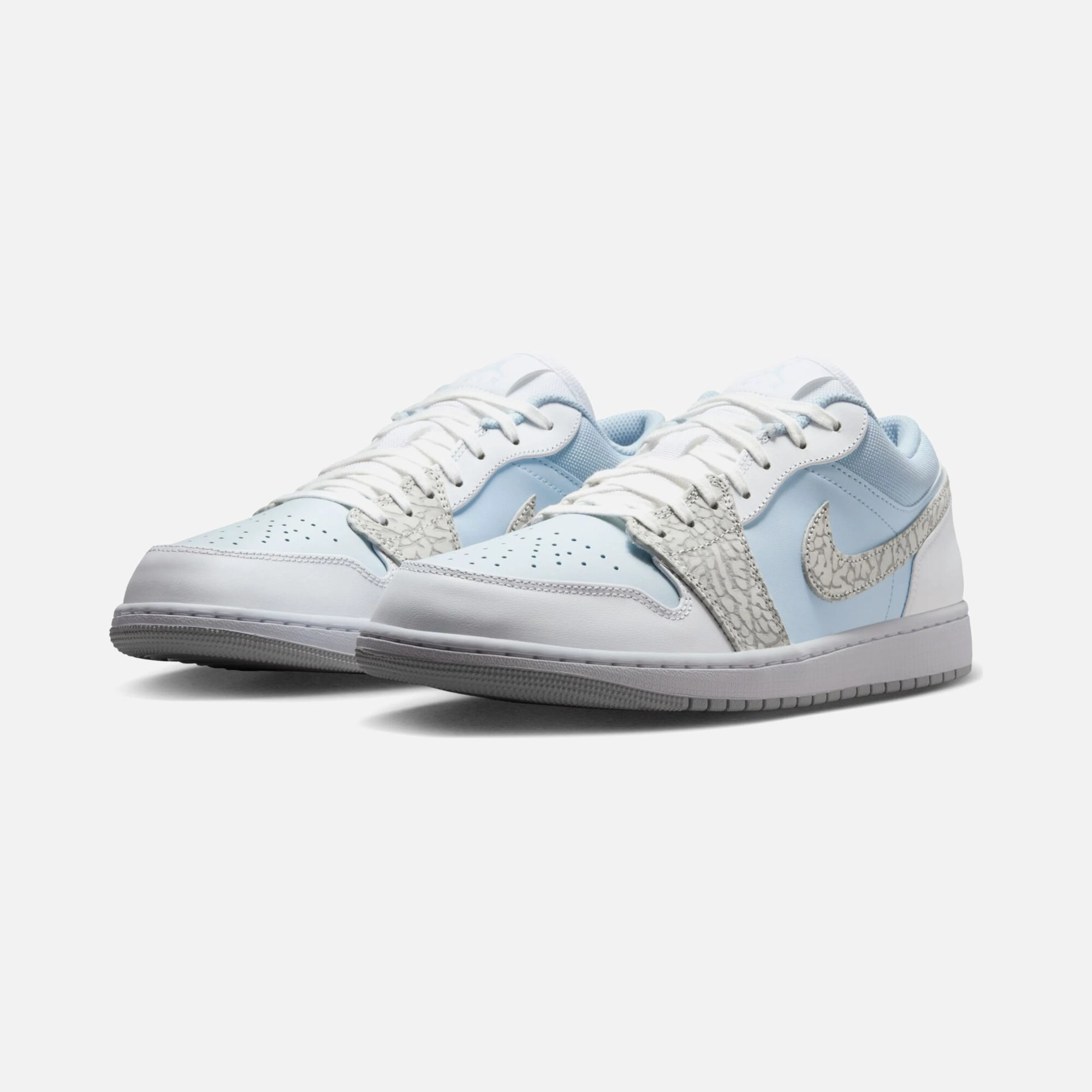 Кросівки чоловічі Air Jordan 1 Low Se Light Blue IB7692-400