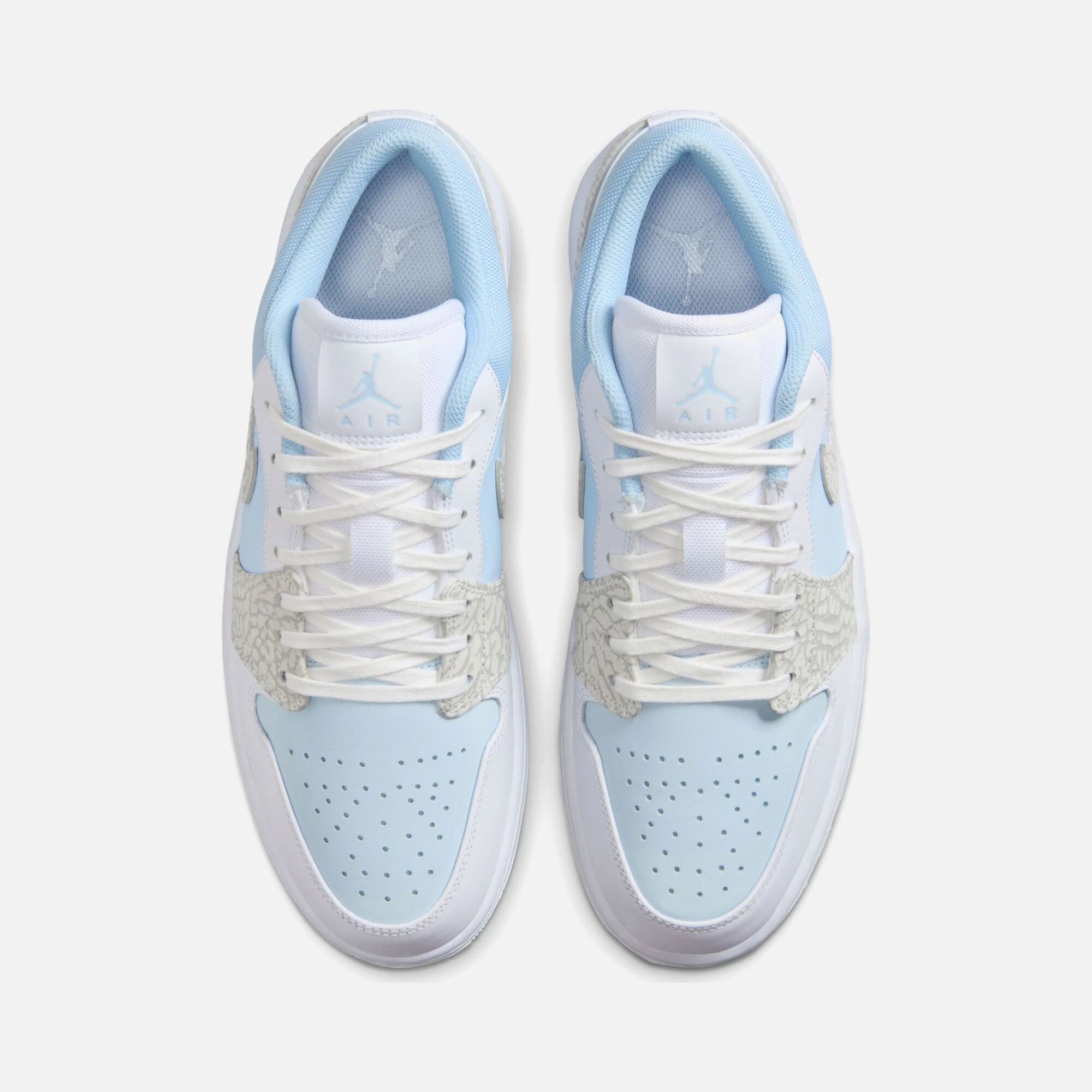 Кросівки чоловічі Air Jordan 1 Low Se Light Blue IB7692-400