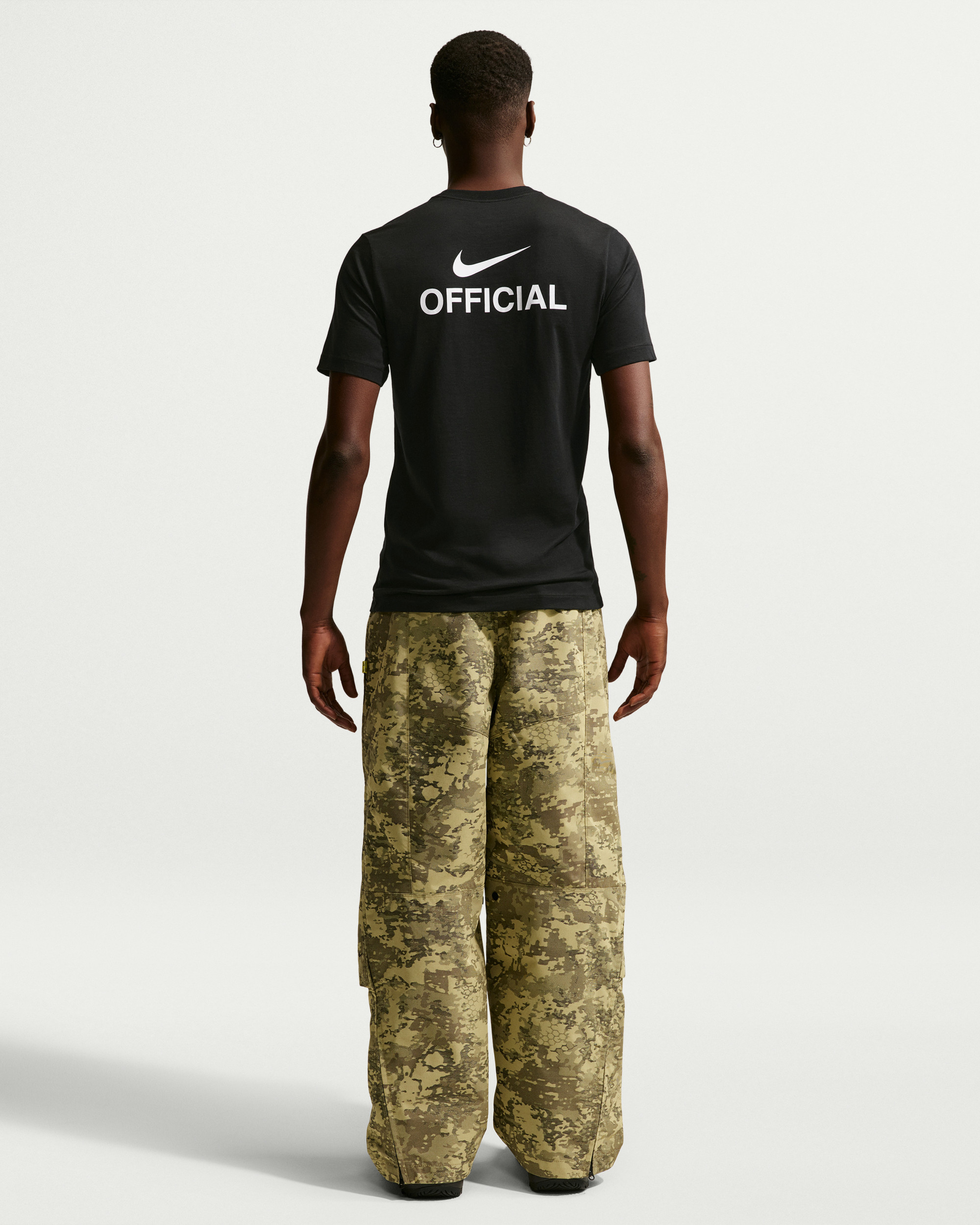 Футболка Nike U NSW TEE STD NIKE OFFICIAL IH1143-010