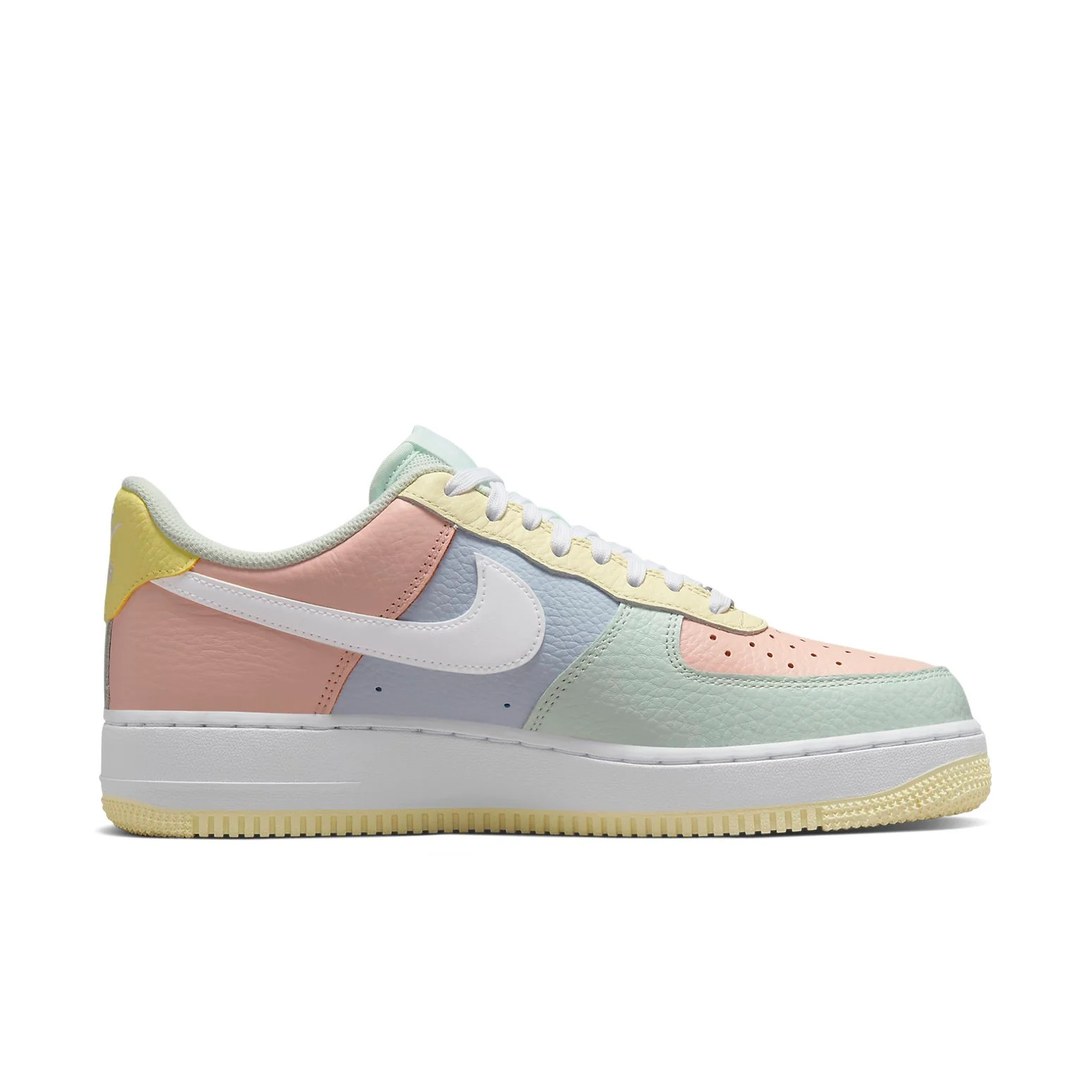 Кросівки Nike AIR FORCE 1 07 SN DR8590-600