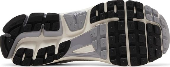 Кросівки чоловічі Nike Zoom Vomero 5 Platinum Tint Running Shoe Metallic/White HJ7247-099 43 HJ7247-099
