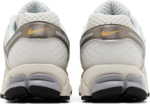 Кросівки чоловічі Nike Zoom Vomero 5 Platinum Tint Running Shoe Metallic/White HJ7247-099 43 HJ7247-099