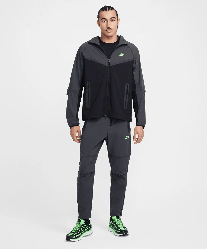 Штани чоловічі Nike Tech Woven Pants Black HM8241-060