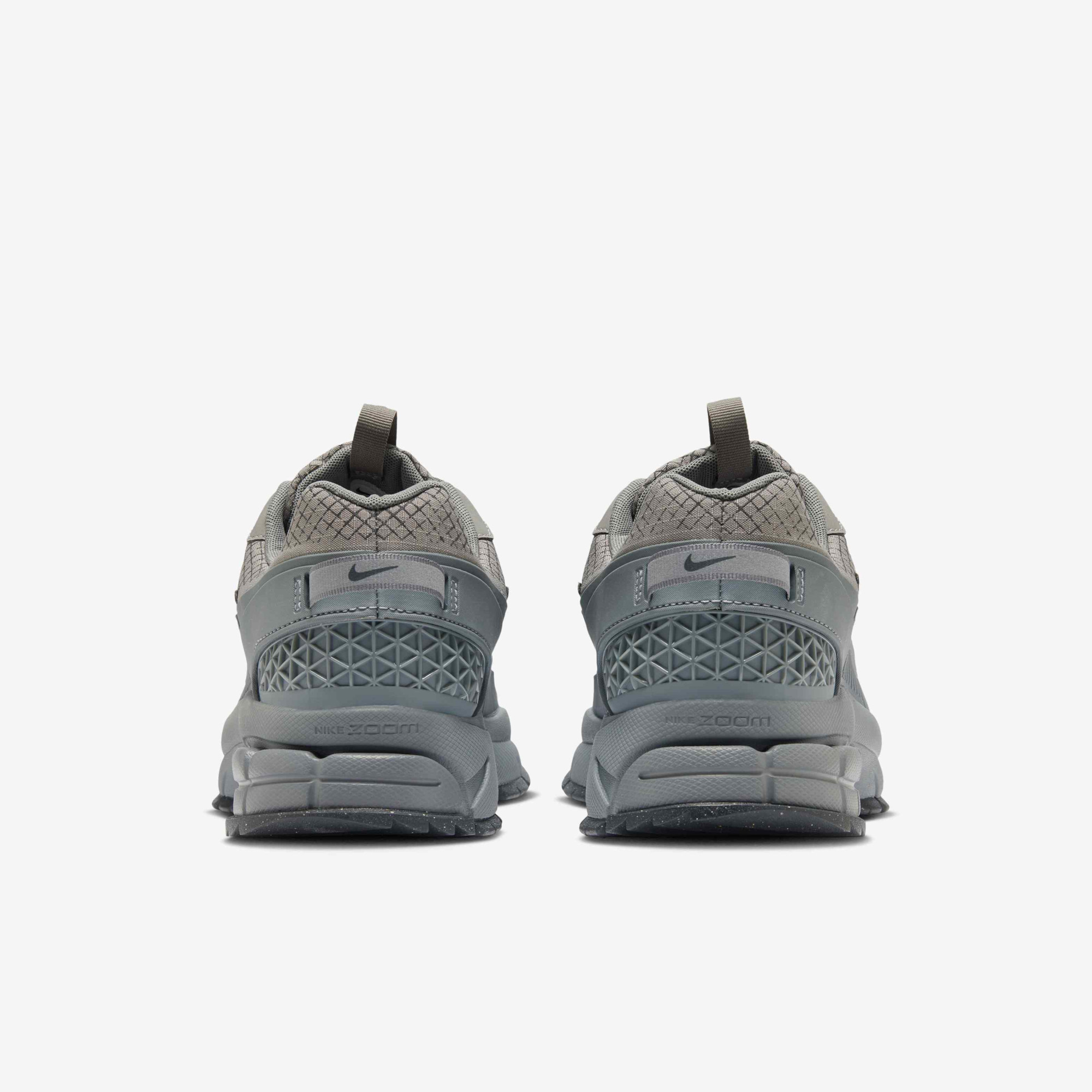 Кросівки Nike Zoom Vomero Roam HV6901-001