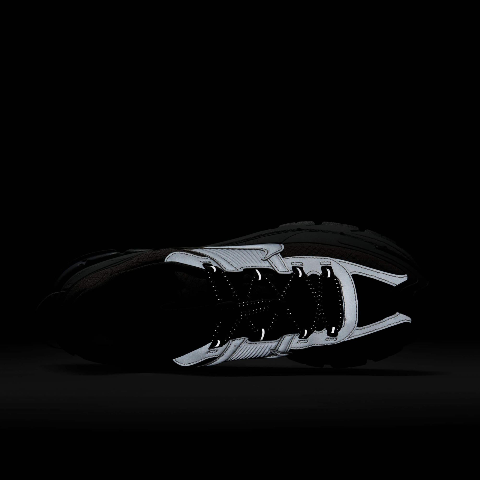 Кросівки Nike Zoom Vomero Roam HV6901-001